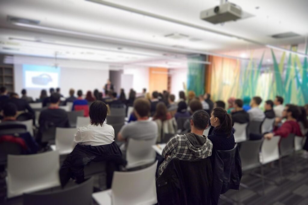 conference-speaker-view-free-photo